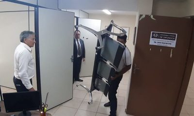 Desmantelan oficina de Lucho Zacarías que operaba en la Casa de la Cultura