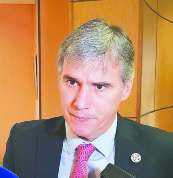 Javier Díaz de Vivar no renunciará a la APF ni al Olimpia