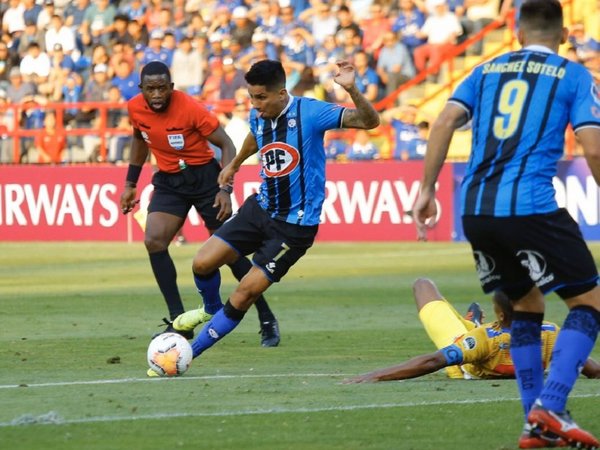 Agónico gol de penal permite ganar al Huachipato por los pelos