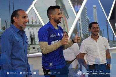 Leguizamón: “Mi sangre es ciento por ciento guaraní” - Fútbol - ABC Color