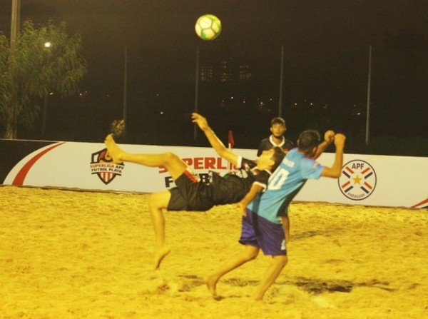 Lluvia de goles en la Superliga de Fútbol Playa - APF