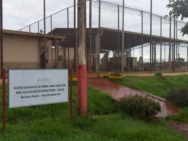 Insólito: Dejan abierto candado de correccional para no perder tiempo