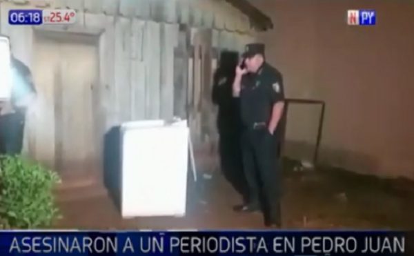 Acribillan a periodista en su casa