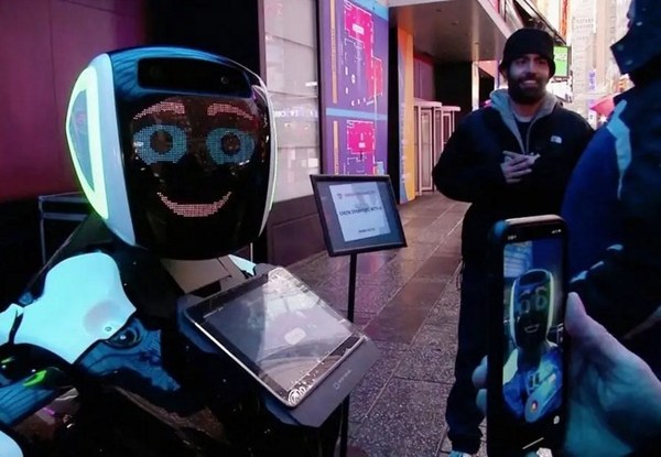 Nueva York: Robot interactivo diagnostica el coronavirus en pleno Times Square