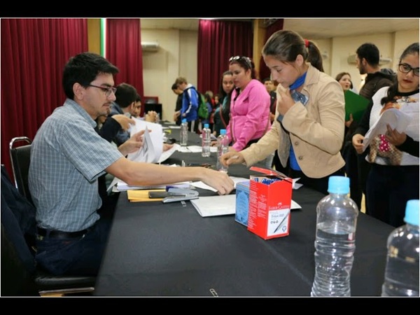 DESDE EL 24 DE FEBRERO, JÓVENES DE ITAPÚA PUEDEN INSCRIBIRSE PARA ACCEDER A BECAS