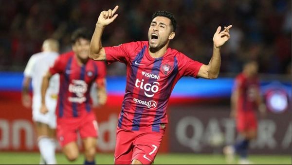 Cerro Porteño logró una victoria en la cancha e hizo fiesta en las calles