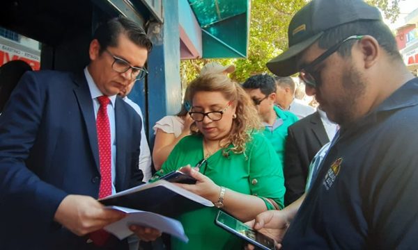 Municipalidad de CDE recupera espacio público donde operaba galería
