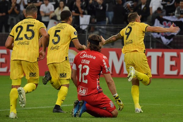 El 'Cacique Fer-Fer' marcó un golazo y silenció de nuevo el Arena Corinthians