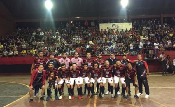 Paranaese cae ante Minga en cancha y San Alberto en el escritorio