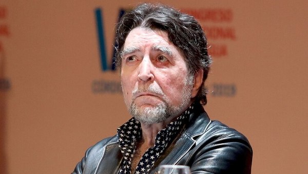 Operan a Joaquín Sabina por un derrame cerebral después de que sufriera una aparatosa caída en un concierto