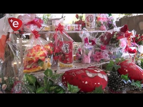 ENCARNACIÓN: PRECIOS ECONÓMICOS EN OBSEQUIOS PARA LOS ENAMORADOS EN LA PLAZA DE ARMAS