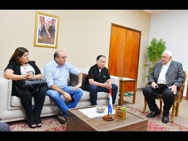 MUVH PRESENTÓ PROYECTO DE CONSTRUCCIÓN DE VIVIENDAS SOCIALES A LA GOBERNACIÓN DE ITAPÚA