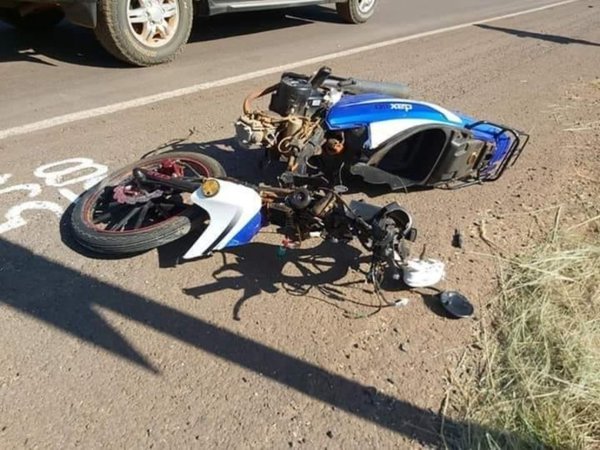 Salió con la moto de su abuela, chocó y murió