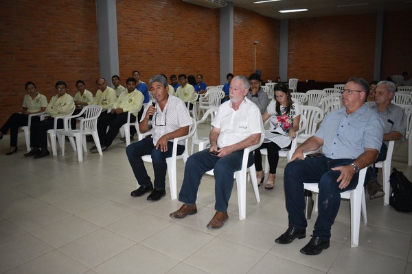 Loma Plata: Casi nula participación ciudadana durante informe de gestión municipal