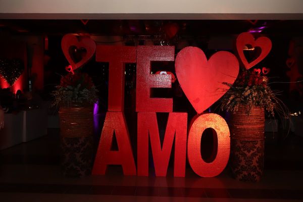 Los enamorados festejan el Día de San Valentín