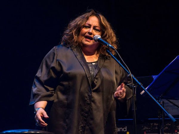 María Creuza trae temas que le cantan al amor