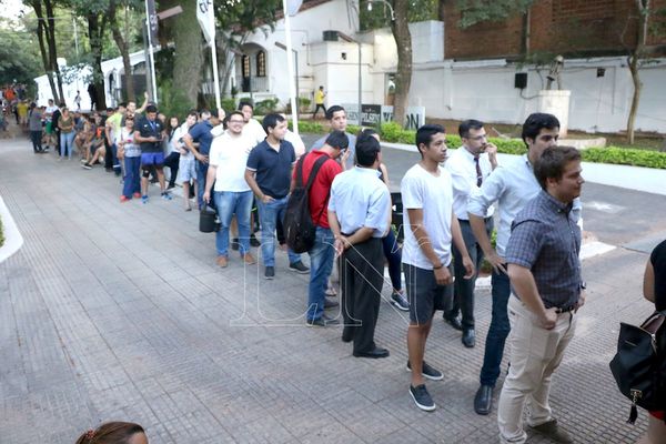 Todos quieren ver a Emmanuel Adebayor