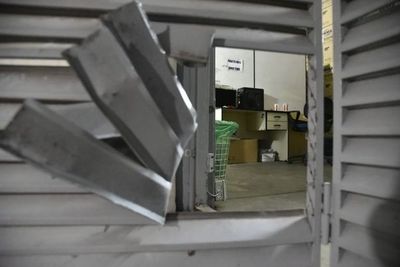 Adolescente intentó robar sucursal de Inverfin en Luque - Nacionales - ABC Color