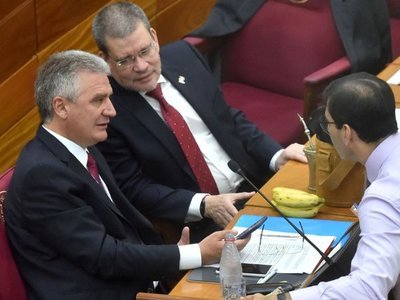 Senadores vuelven a  endurecer los controles al dinero sucio en política