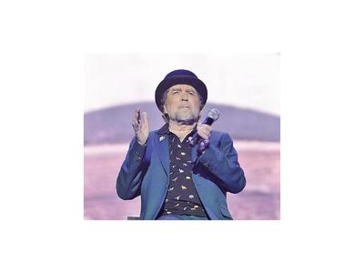 Joaquín Sabina se mantiene estable luego de sufrir un derrame cerebral