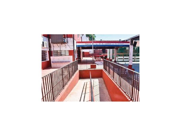 Comuna pone bajo lupa obras hechas en escuelas de capital