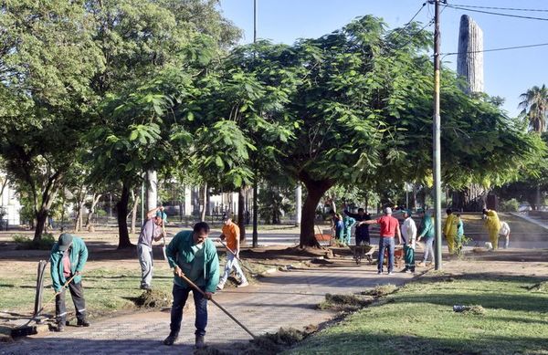 Junta pide “intimar” a Cultura para que cumpla ley que le obliga a cuidar plazas - Nacionales - ABC Color