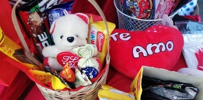 HOY / San Valentín sin excusas: “Dos birras menos y ya tenemos regalo para la patrona”