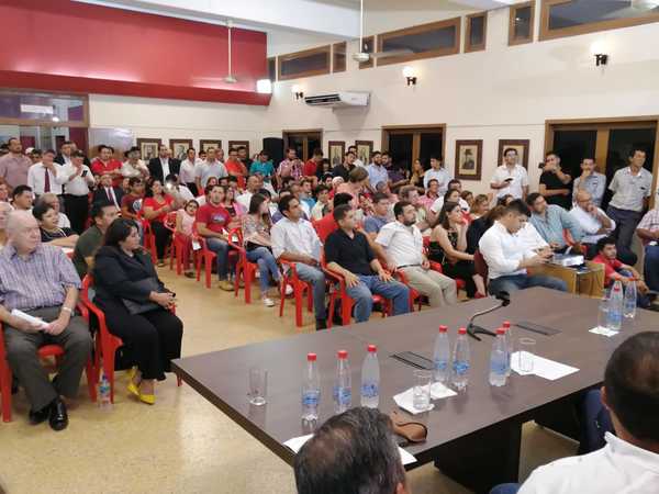 Más de 250 referentes del Partido Colorado se interiorizaron sobre la ley de desbloqueo
