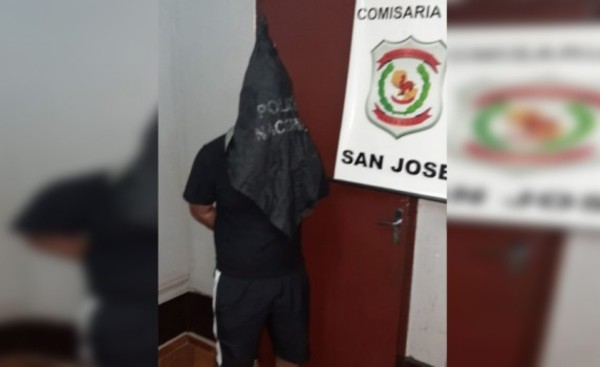 Robaban telas de su trabajo y fueron detenidos