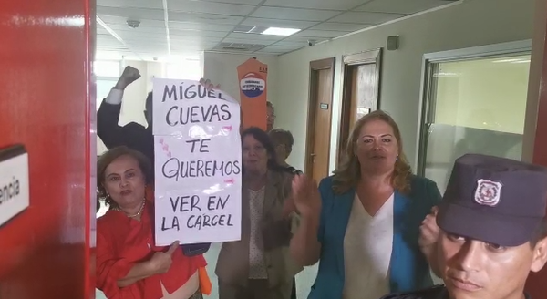 Comisión Escrache pide la prisión de Miguel Cuevas » Ñanduti