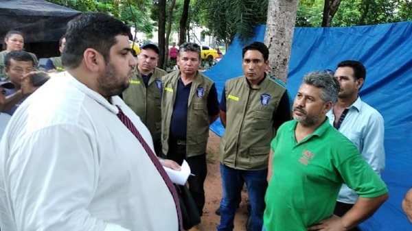 Municipalidad desalojará a campesinos de la plaza O