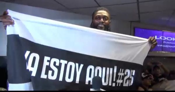 Llegó Adebayor