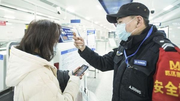 Grandes aerolíneas empiezan a cancelar sus vuelos a China ante el coronavirus