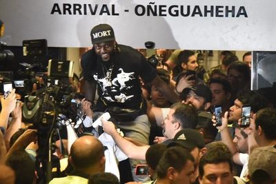 Del “esta es tu gente, Adebayor” al “con Adebayor, a Cerro...” - Olimpia - ABC Color