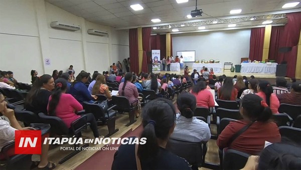 CAPACITAN A COCINERAS DEL PROGRAMA ALMUERZO ESCOLAR