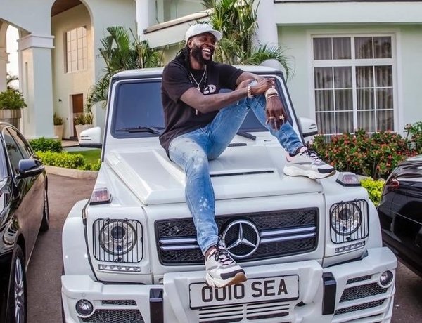 Fiebre Adebayor: cómo será la estadía del futbolista en Paraguay