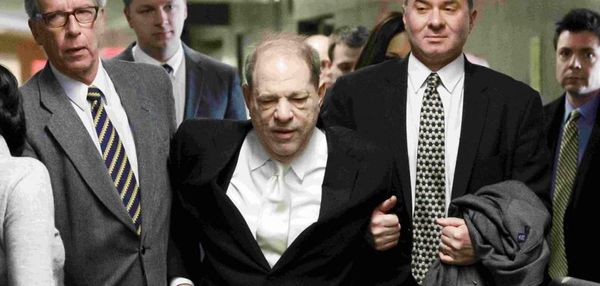 Productor de Hollywood acusado de violación, no declarará en juicio en su contra