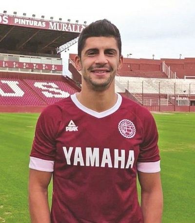 El ex River Luciano Abecasis esta para jugar en Libertad