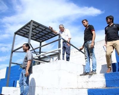 División de Honor verificá canchas que recibirán al VAR
