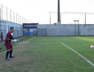 Olimpia esta detrás de Rojas el arquero Nacional