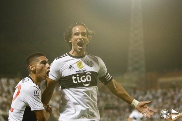 Cuando no... Roque da la victoria a Olimpia y lo acerca al tetra