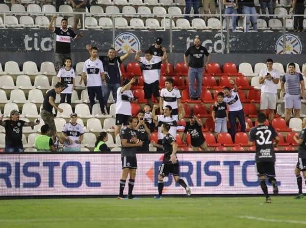 Olimpia toca el tetracampeonato haciendo historia Roque