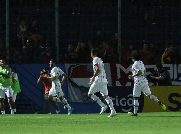 Libertad supera a Cerro Porteño