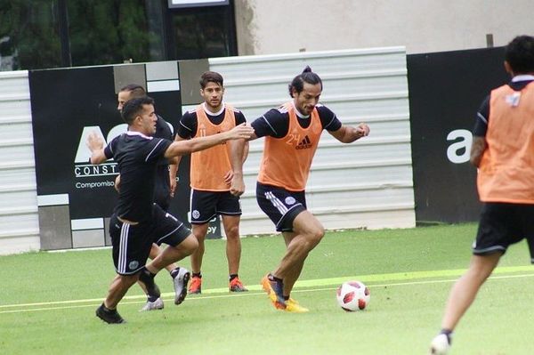 Roque Santa Cruz listo para el Super Clásico