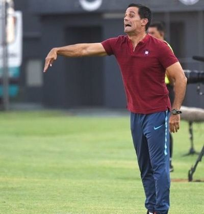 Victor Bernay intenta superar la racha de Juvero
