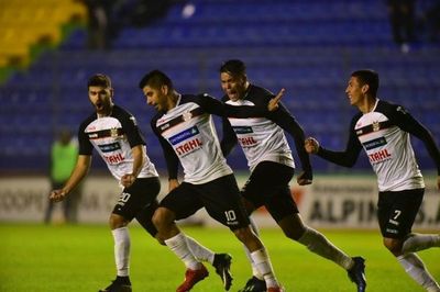 General Díaz pagará salarios en noviembre a futbolistas