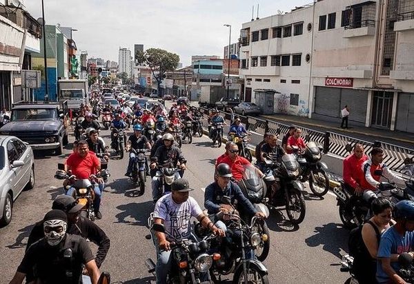 “Patria o muerte”, colectivos chavistas enfrentarán la marcha “Toda Venezuela despierta” convocada por Juan Guaidó
