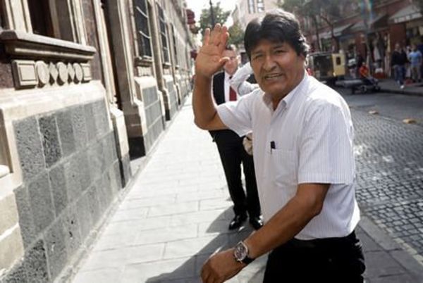 Evo afirma que sigue siendo el presidente legítimo de Bolivia