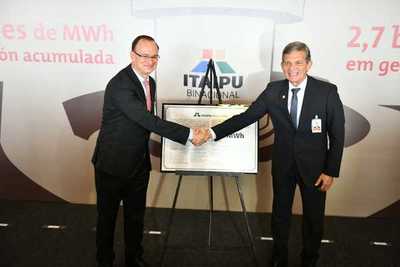 Itaipu concreta la mayor producción mundial de energía con 2.700 millones de MWh | .::Agencia IP::.