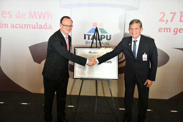 Itaipu concreta la mayor producción mundial de energía con 2.700 millones de MWh | .::Agencia IP::.